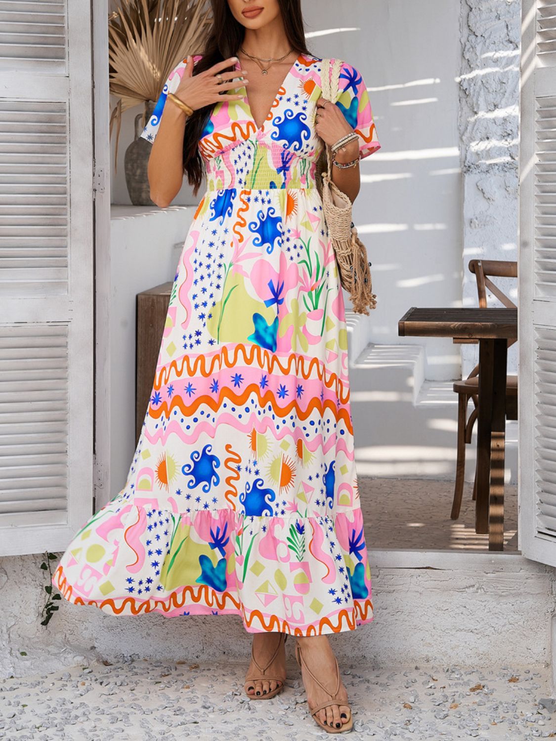 Robe longue élégante pour femme à imprimé floral, col en V et manches courtes