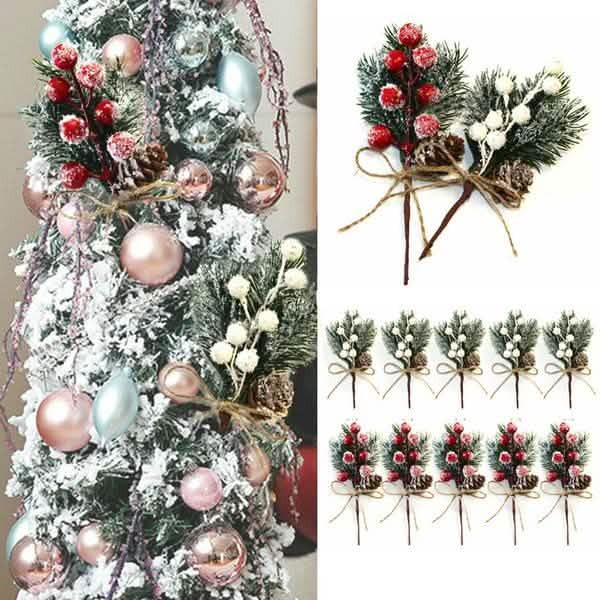 Faux sapin de Noël givré avec pommes de pin, baies et houx – Ornement de Noël