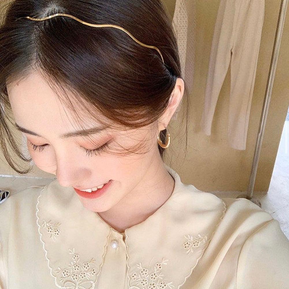 Serre-tête ondulé métallique chic et invisible pour femme et fille, bandeau fin doré, accessoire de coiffure polyvalent, outil de coiffure magnifique pour femme