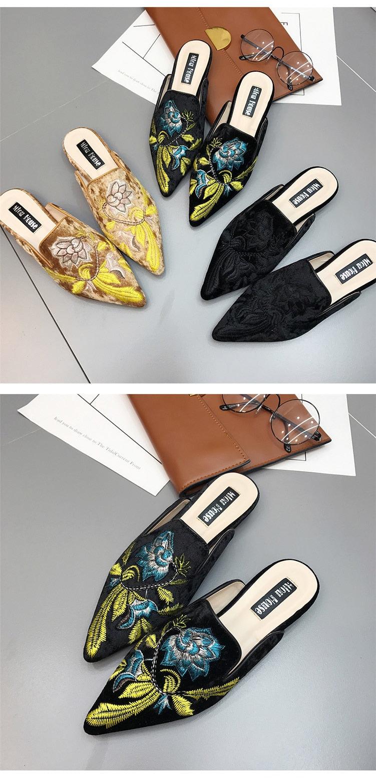Pantoufles brodées en fourrure pour femmes, mules en velours, chaussures plates, décoration florale, talons bas, chaussures plates en cuir à enfiler, sandales sans talon pour filles, chaussures de travail pour femmes