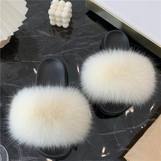 Pantoufles en Fourrure de Renard Tendance Femmes Confort Moelleux Chaussures Plates d'Été Douces Claquettes d'Intérieur Sandales Élégantes Légères Pantoufles de Maison à Bande Pelucheuse à Enfiler Bout Ouvert