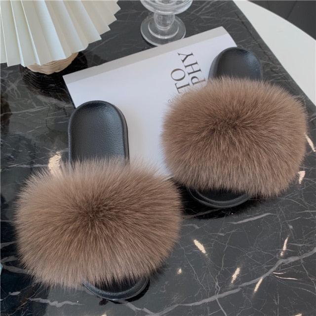 Pantoufles en Fourrure de Renard Tendance Femmes Confort Moelleux Chaussures Plates d'Été Douces Claquettes d'Intérieur Sandales Élégantes Légères Pantoufles de Maison à Bande Pelucheuse à Enfiler Bout Ouvert