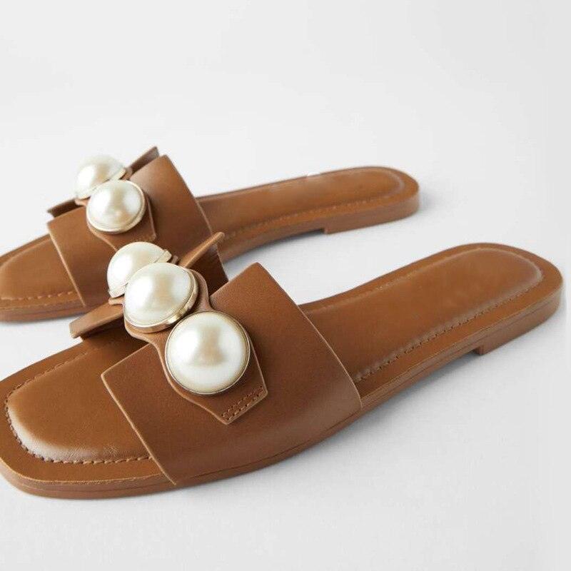 Chaussures de fête mode, sandales plates avec perles pour femmes, tongs décontractées de plage, chaussons plats, sandales plates habillées avec perles, sandales d'été à enfiler, chaussures de mariée de plage