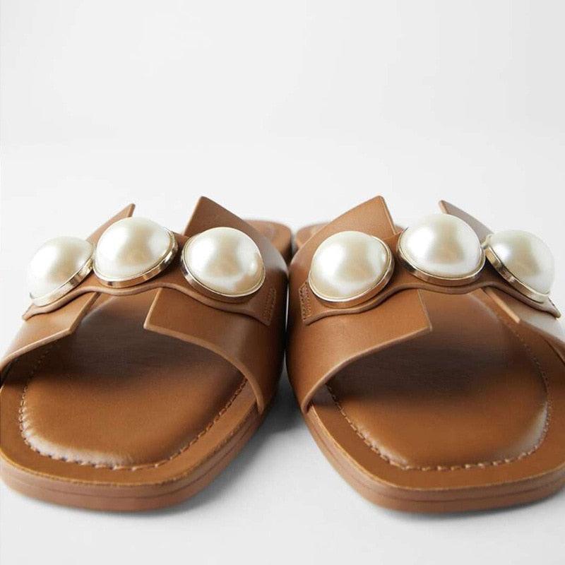Chaussures de fête mode, sandales plates avec perles pour femmes, tongs décontractées de plage, chaussons plats, sandales plates habillées avec perles, sandales d'été à enfiler, chaussures de mariée de plage