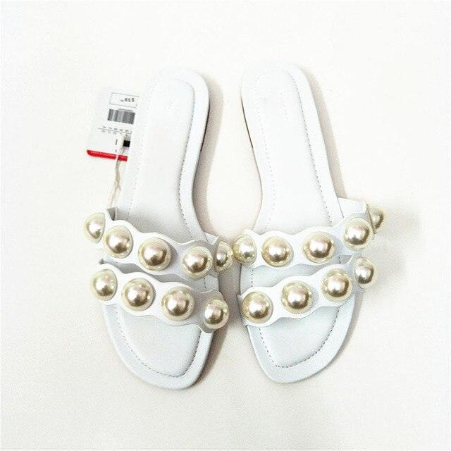 Chaussures de fête mode, sandales plates avec perles pour femmes, tongs décontractées de plage, chaussons plats, sandales plates habillées avec perles, sandales d'été à enfiler, chaussures de mariée de plage