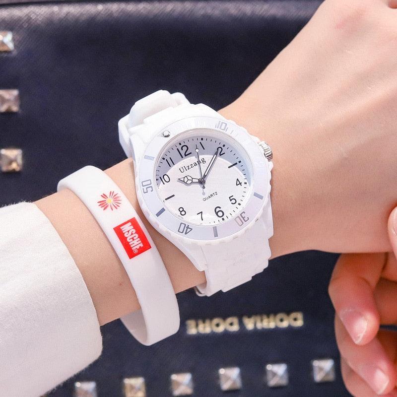 Montres Femme en Silicone à la Mode Montres-bracelets Simples de Sport à Quartz Horloge Fraîche pour Enfants Montre-bracelet Décontractée à Quartz avec Bracelet en Silicone pour Femmes Filles Étudiantes