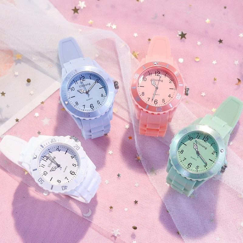 Montres Femme en Silicone à la Mode Montres-bracelets Simples de Sport à Quartz Horloge Fraîche pour Enfants Montre-bracelet Décontractée à Quartz avec Bracelet en Silicone pour Femmes Filles Étudiantes