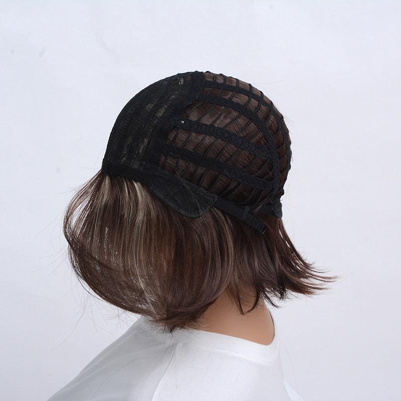 Perruque Synthétique Courte Pixie Cut à Frange Droite, Tendance et À la Mode, Marron Mélangé, Naturelle et Complète pour Femmes Noires, Cadeaux pour Amies