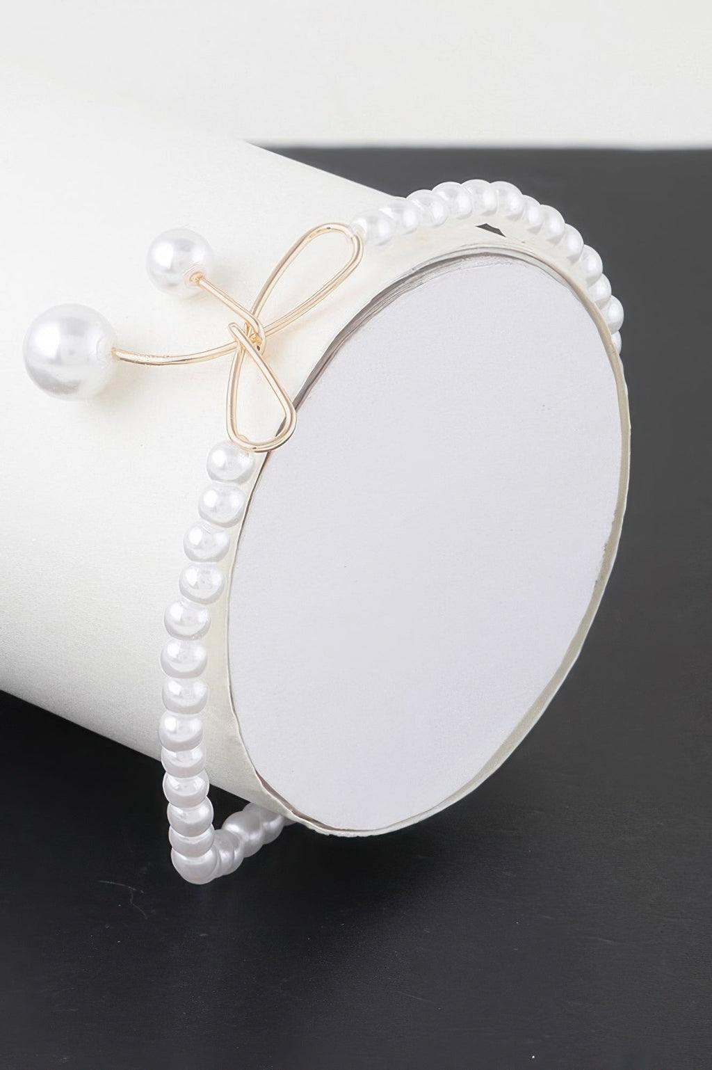 Bracelet à nœud en fausses perles