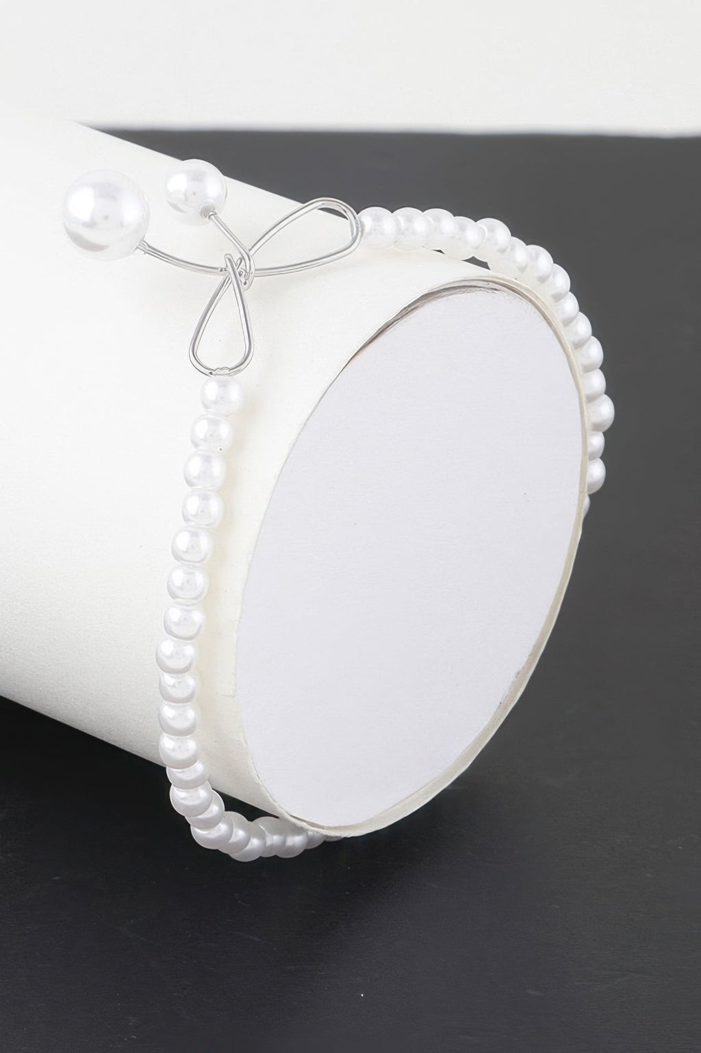 Bracelet à nœud en fausses perles