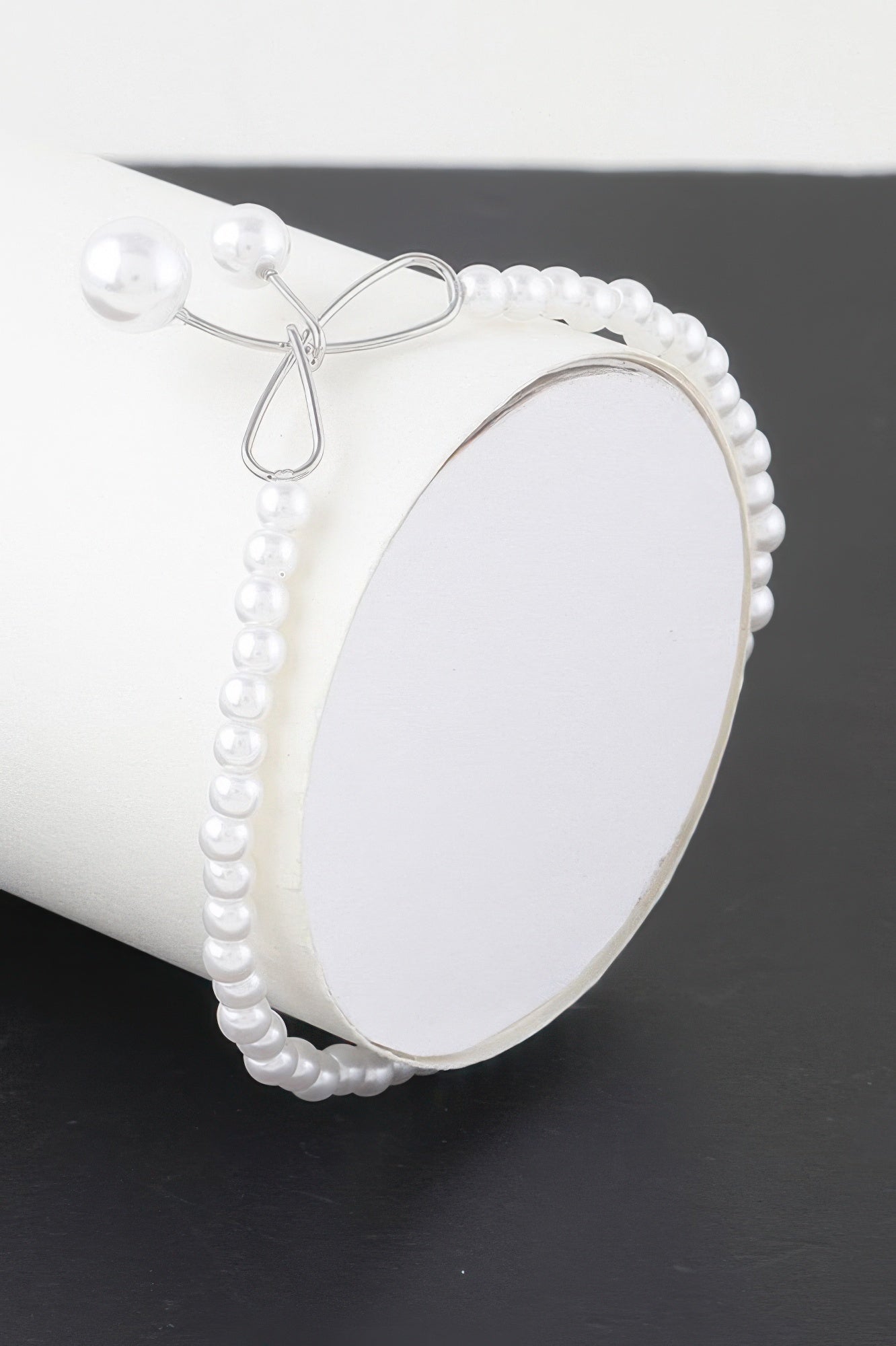 Bracelet à nœud en fausses perles