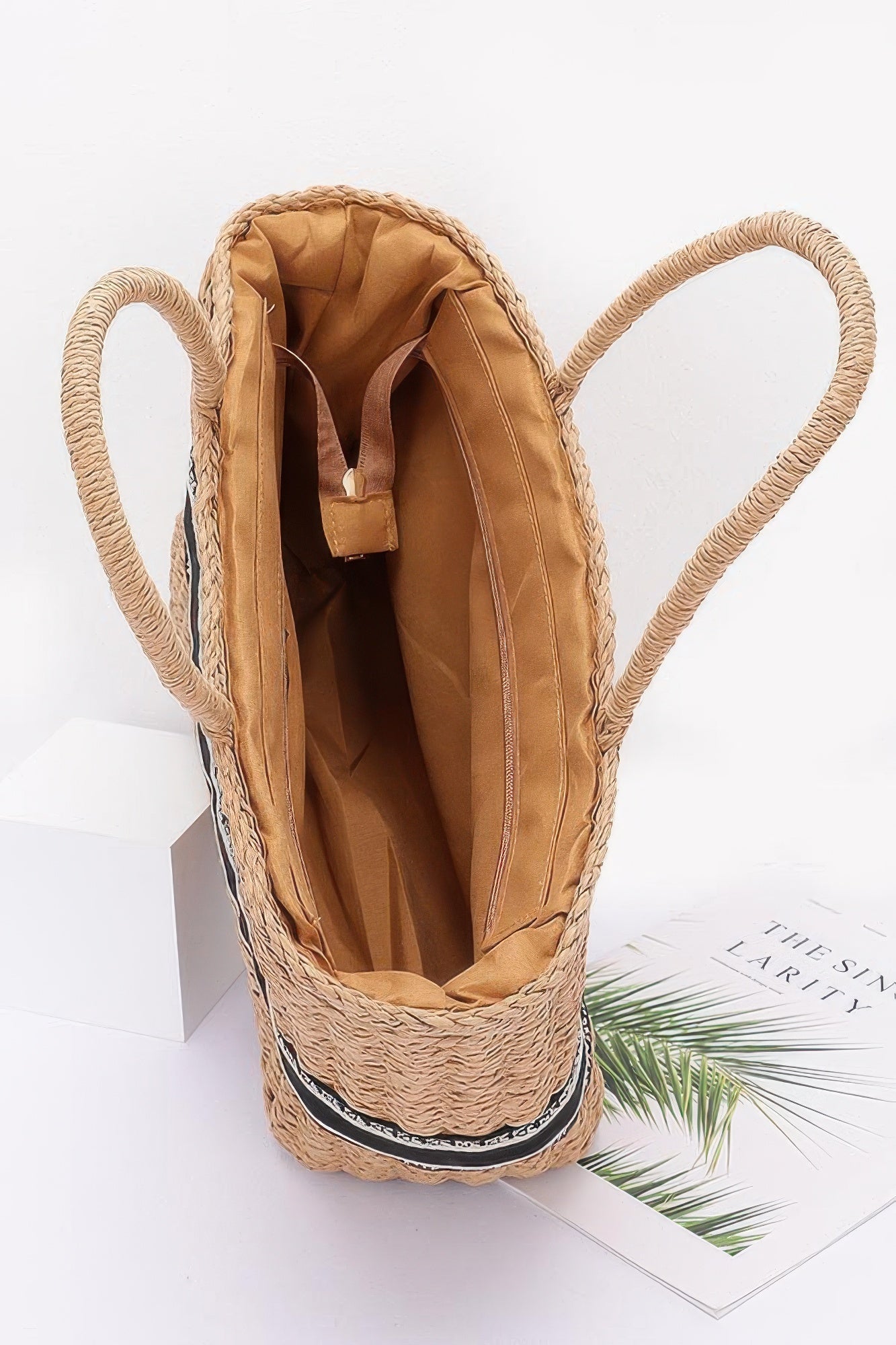 Sac cabas en paille synthétique
