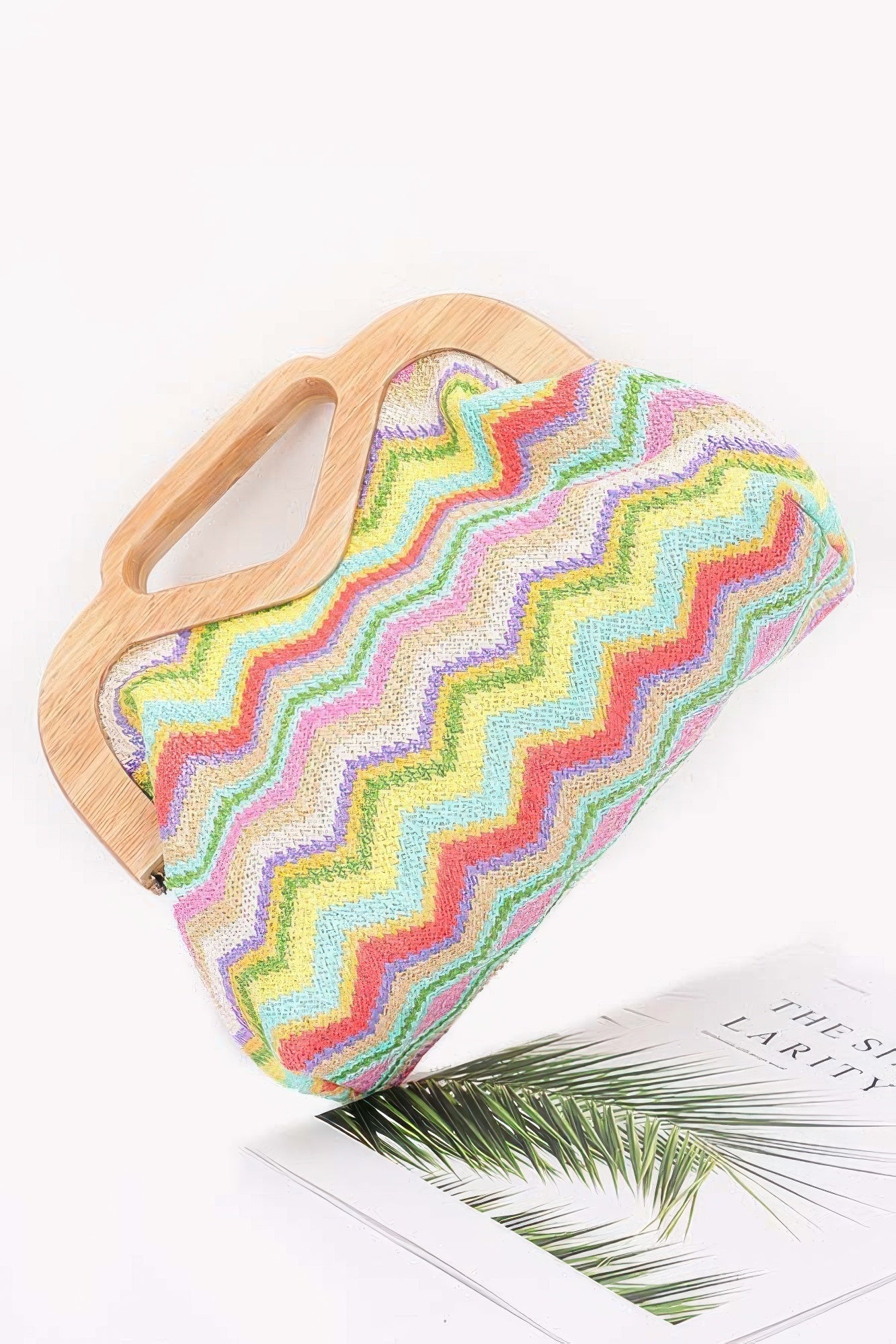 Pochette à cadre en bois et paille synthétique