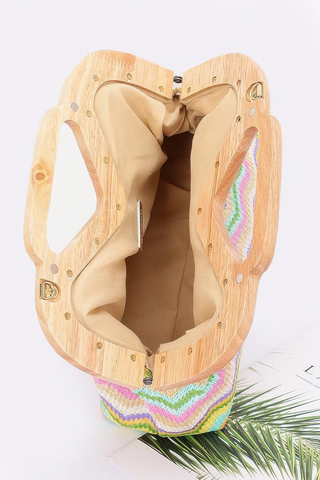Pochette à cadre en bois et paille synthétique