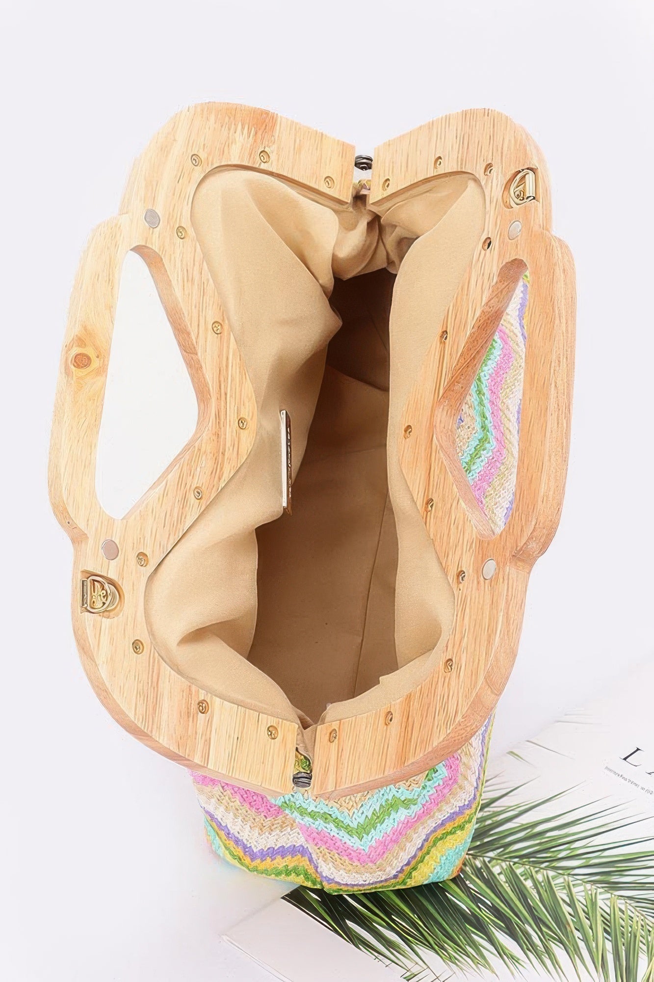 Pochette à cadre en bois et paille synthétique