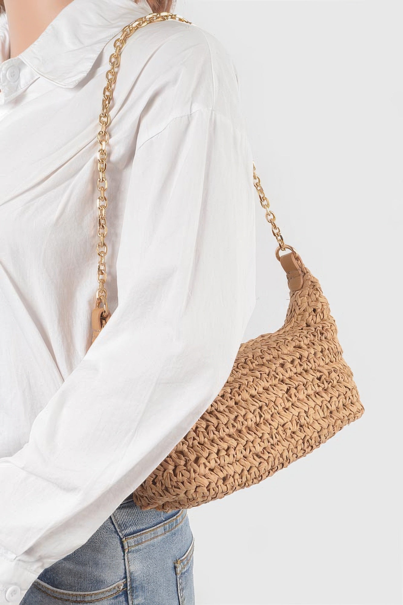 Pochette à bandoulière zippée en fausse paille avec chaîne