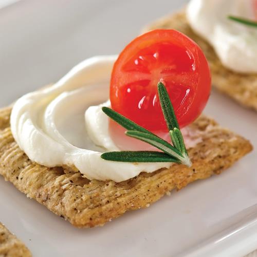 Triscuit Biscuits de Blé Entier Poivre Noir Concassé et Huile d'Olive, Collations pour le Déjeuner, Biscuits Apéritifs, 240 g