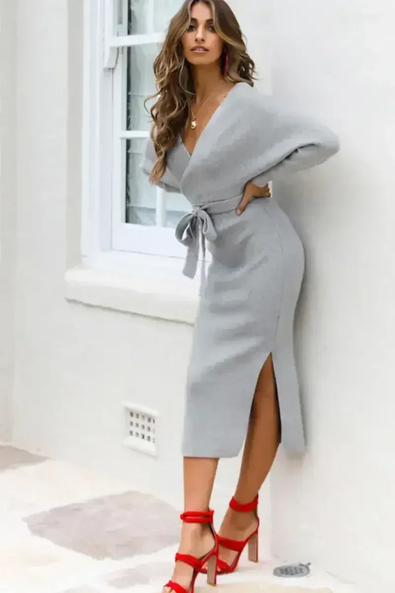 Robe pull fendue à la taille avec col cache-cœur et nœud