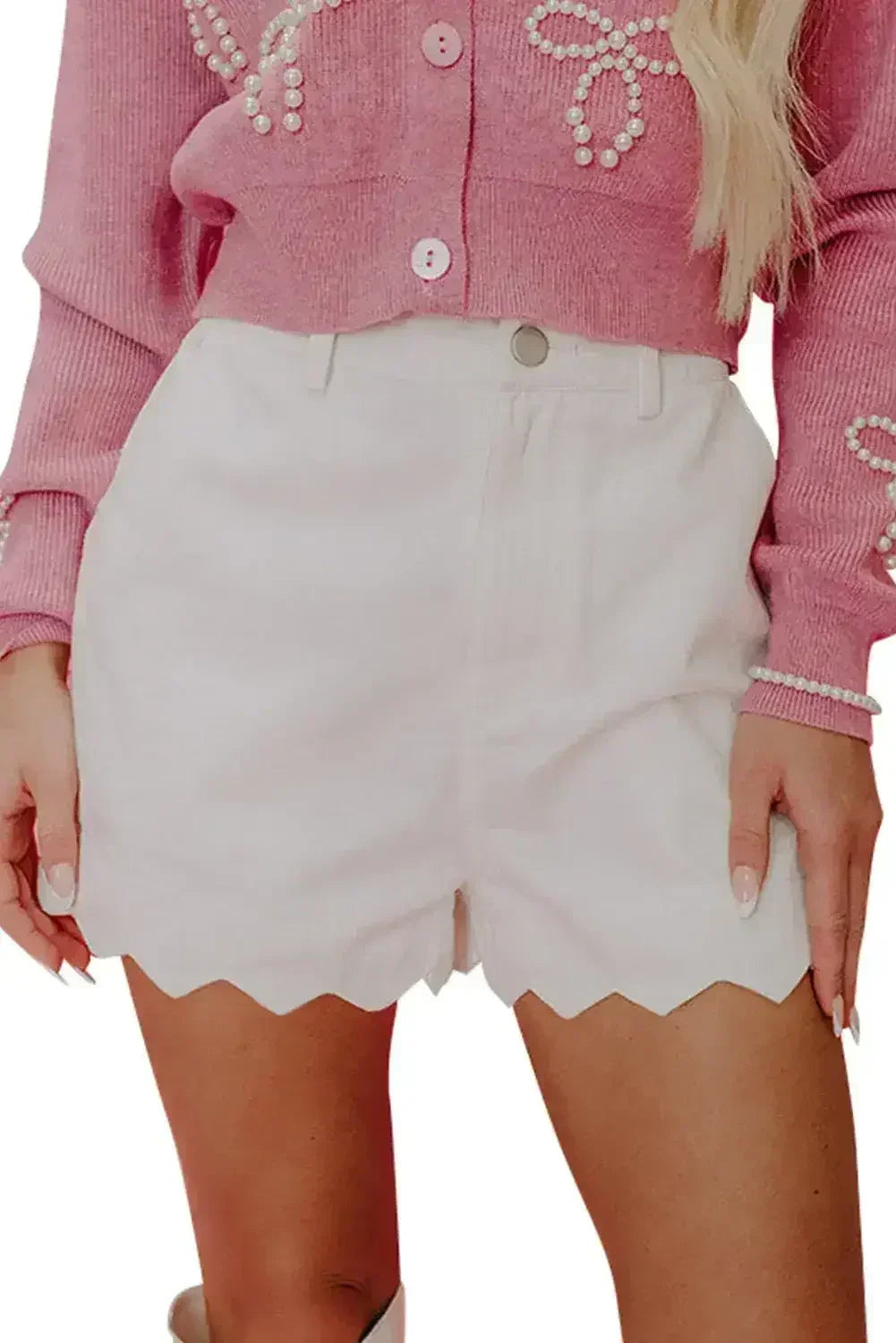 Short en jean délavé bleu à ourlet festonné