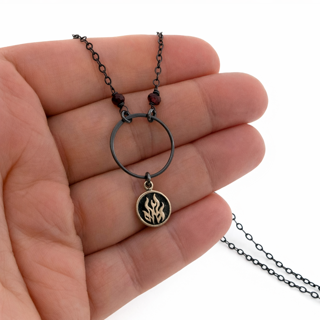 Collier Grenat Élément Feu – Argent Sterling Oxydé