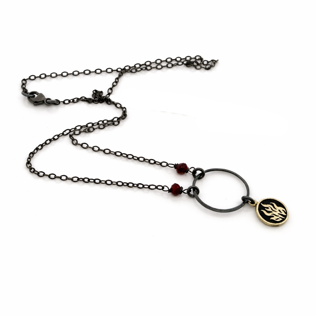 Collier Grenat Élément Feu – Argent Sterling Oxydé