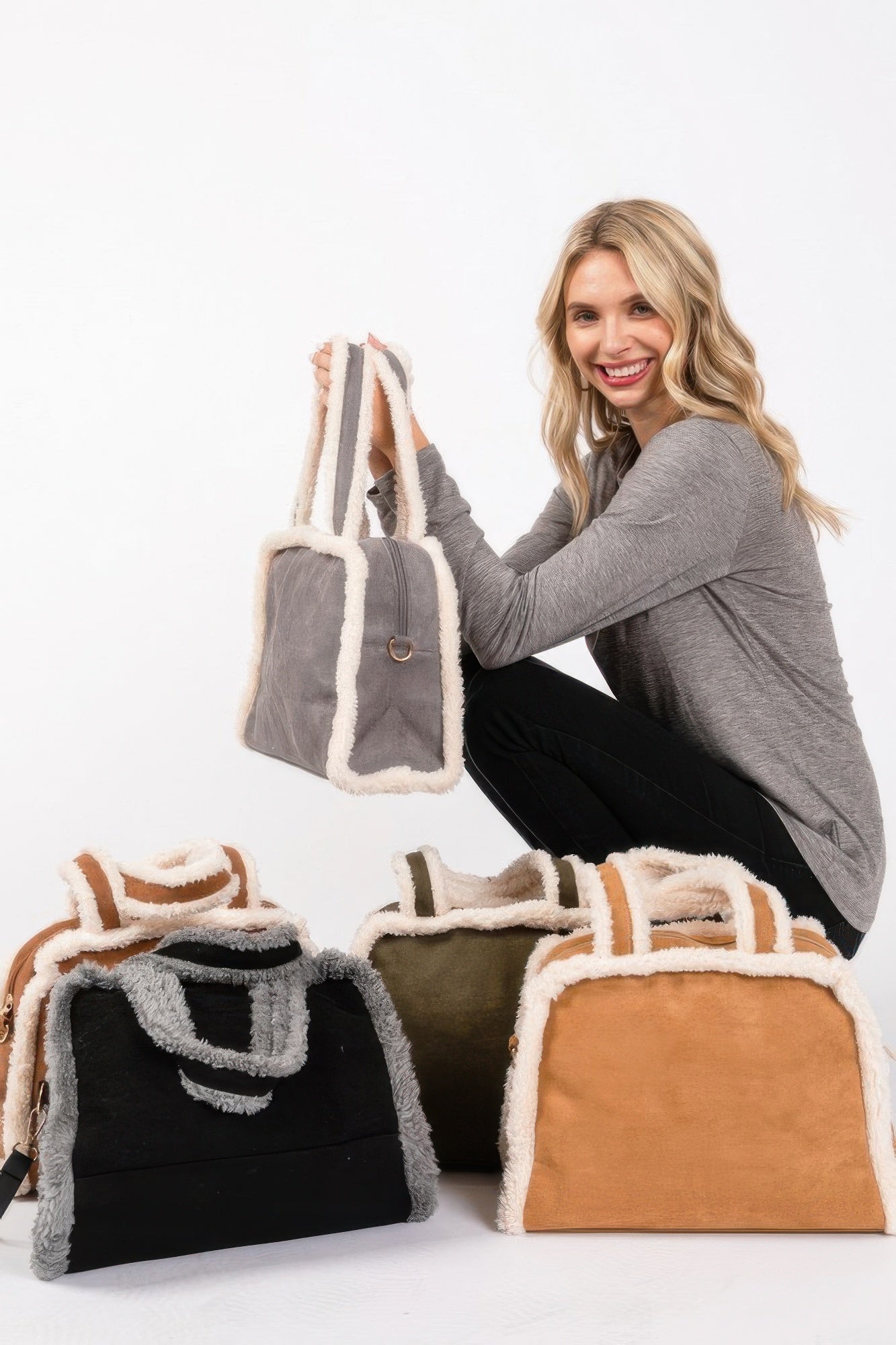 Sac fourre-tout et sac à bandoulière unis bordés de polaire