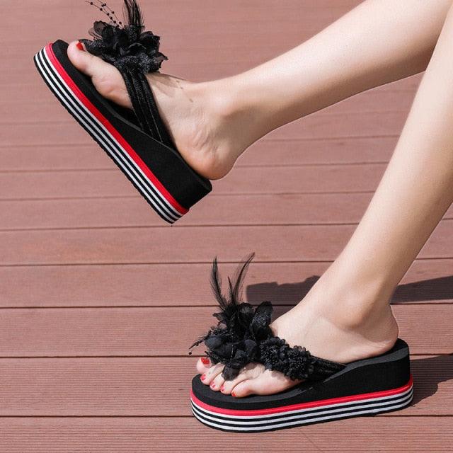 Chaussons à fleurs Claquettes d'été Chaussures compensées pour femmes Tongs à talons épais Tongs de douche de plage Tongs de piscine à séchage rapide Sandales de plage Tongs d'intérieur à bout ouvert