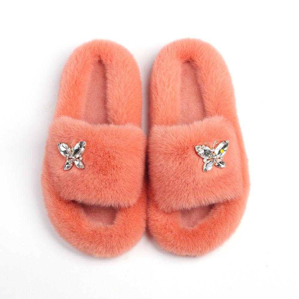 Pantoufles moelleuses avec strass, papillon, fausse fourrure, sandales compensées, claquettes, chaussons d'intérieur en cristal, pantoufles en fausse fourrure, confortables, à bout ouvert, deux brides, doublure et semelle en caoutchouc.
