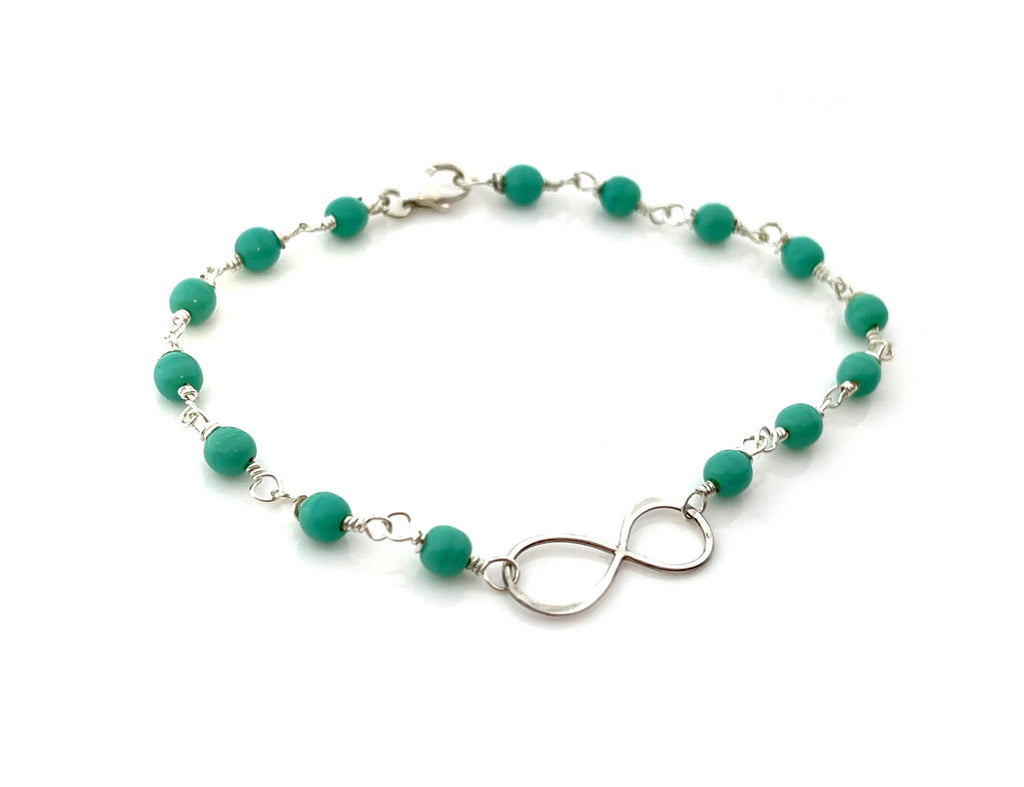 Bracelet en verre recyclé et fil métallique « Charme Infini »