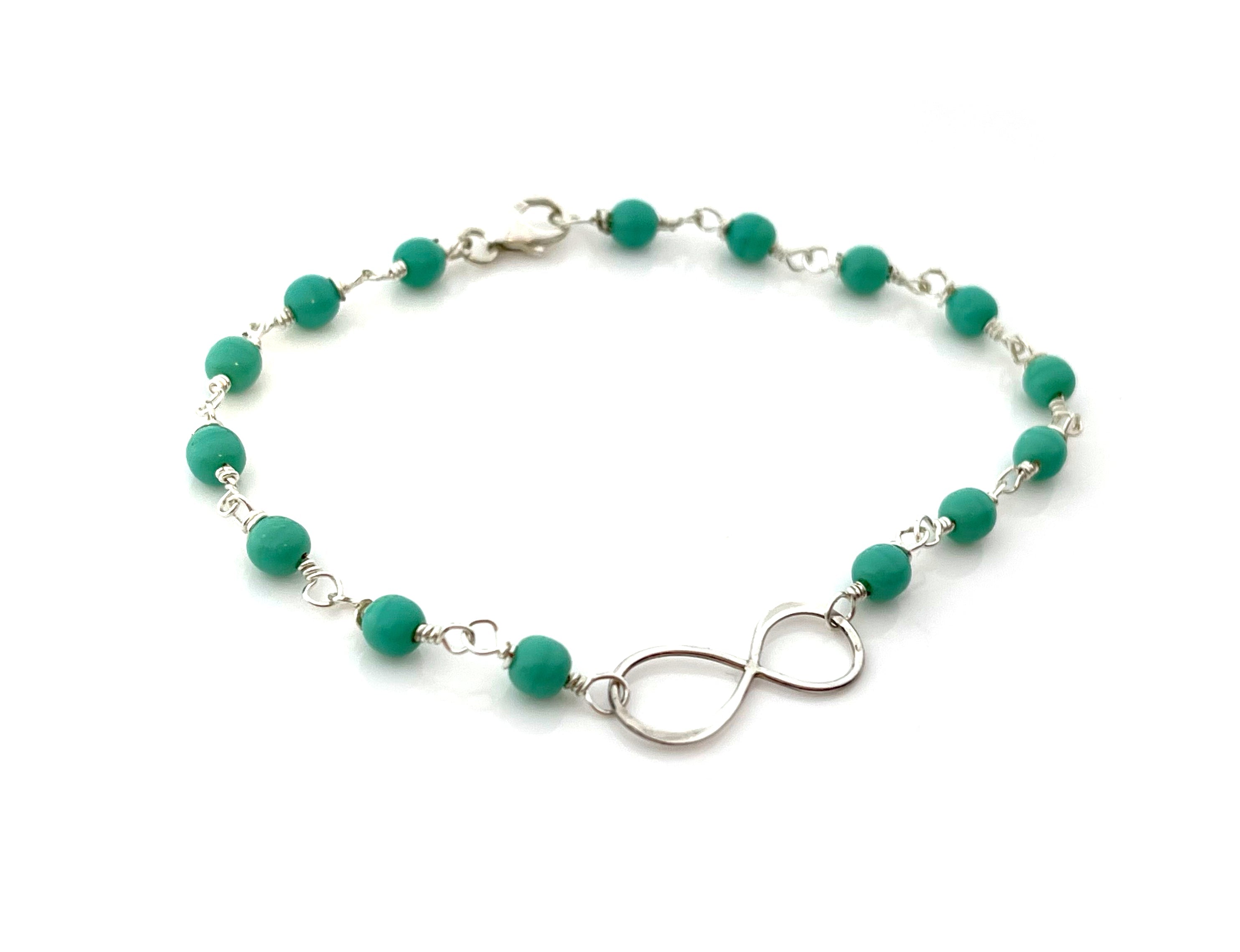 Bracelet en verre recyclé et fil métallique « Charme Infini »