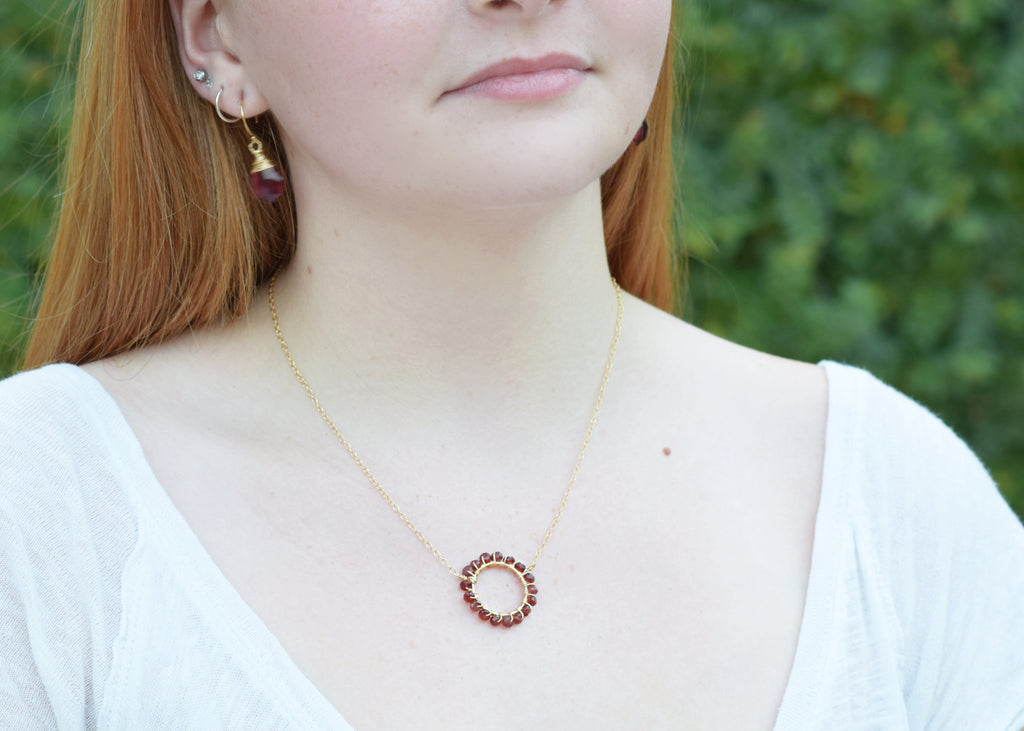 Collier halo grenat