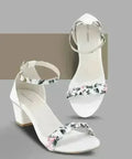 Sandale à talons blancs pour femme