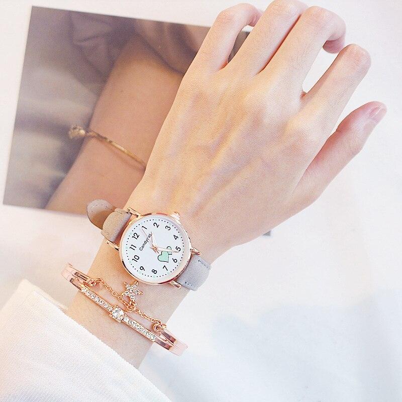 Montre Fille Mignonne Analogique Enfant Quartz Montre Confortable Fille École Primaire Mode Fille Montre Analogique Montres-bracelets Unisexe Cadran en Acier Inoxydable Bracelet en Cuir Montre à Quartz Tendance