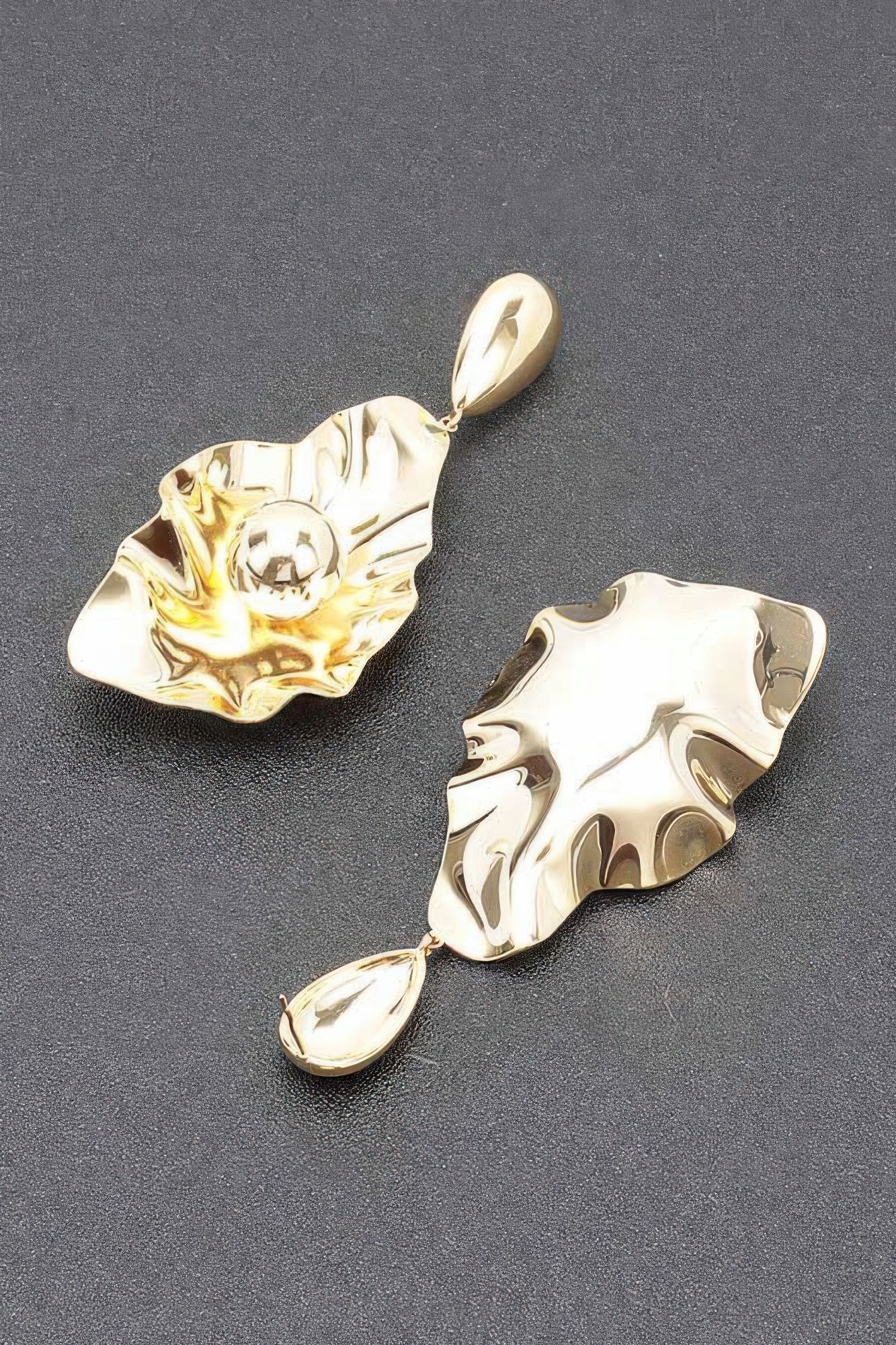Boucle d'oreille en métal plaqué or