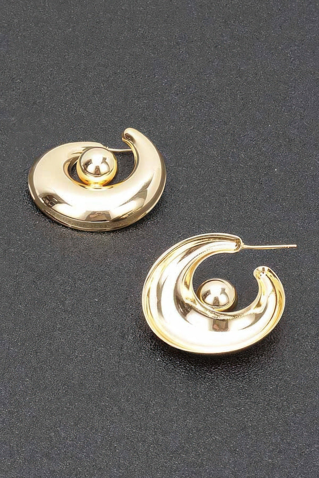 Boucle d'oreille en métal plaqué or