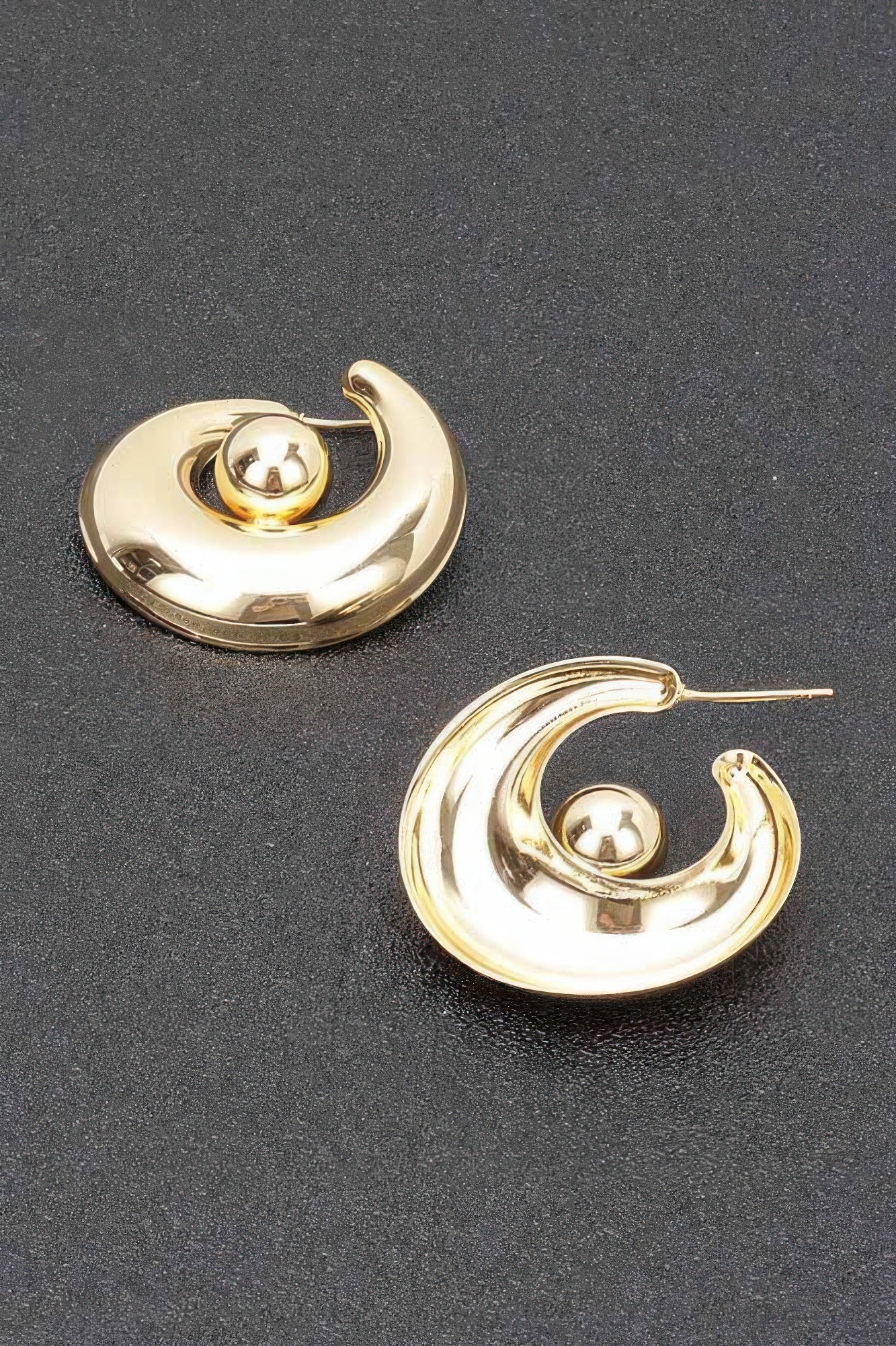 Boucle d'oreille en métal plaqué or