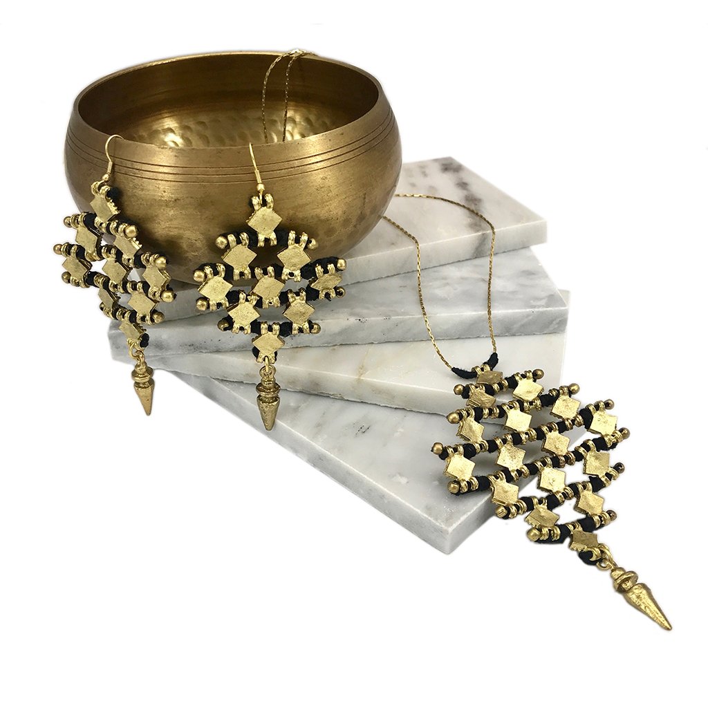 Collier tribal Nadu
