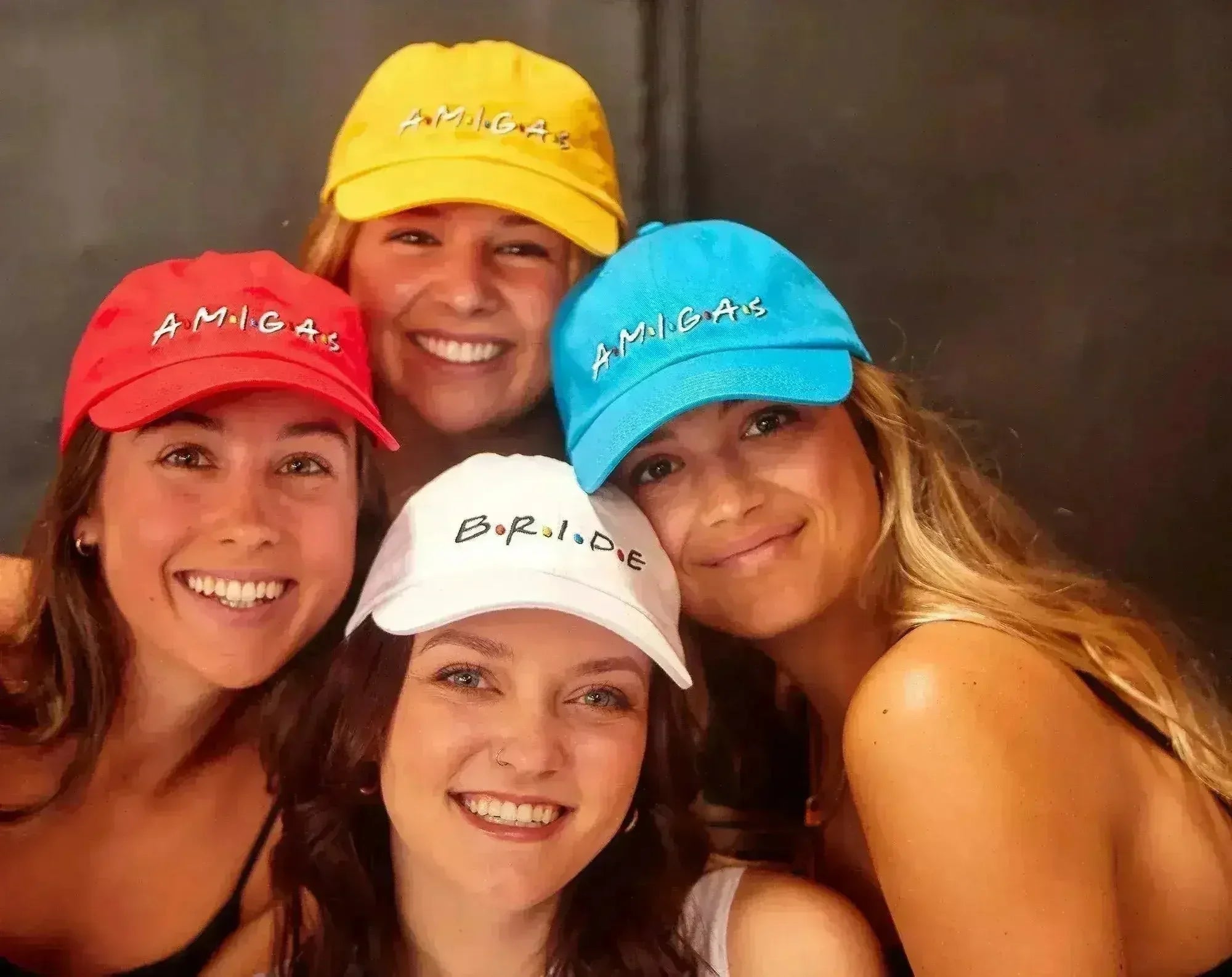 Chapeaux d'enterrement de vie de jeune fille pour amies - Casquettes de fête Mariée et Amigas | Femstylo