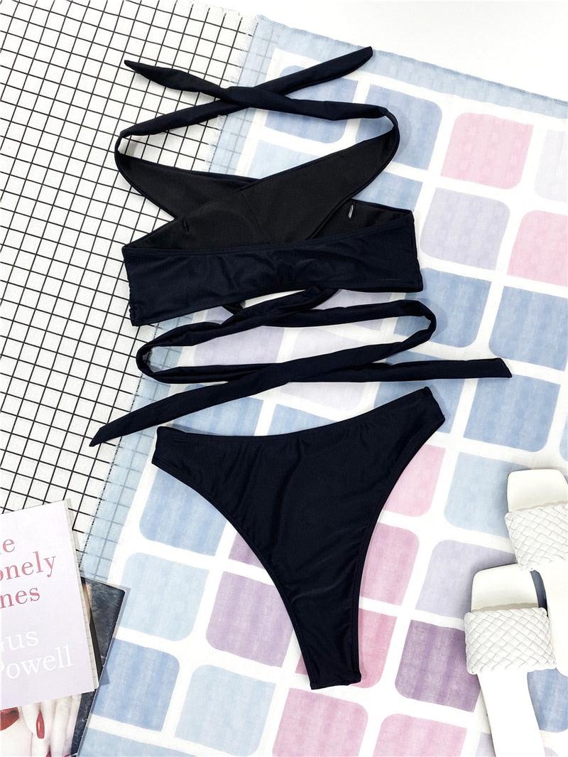 Ensemble de bikinis croisés creux, maillot de bain pour femme, nouveau maillot de bain deux pièces de couleur unie, haut de bikini à licou croisé avec découpes et bas taille haute, tenue de plage d'été, maillot de bain pour femme.