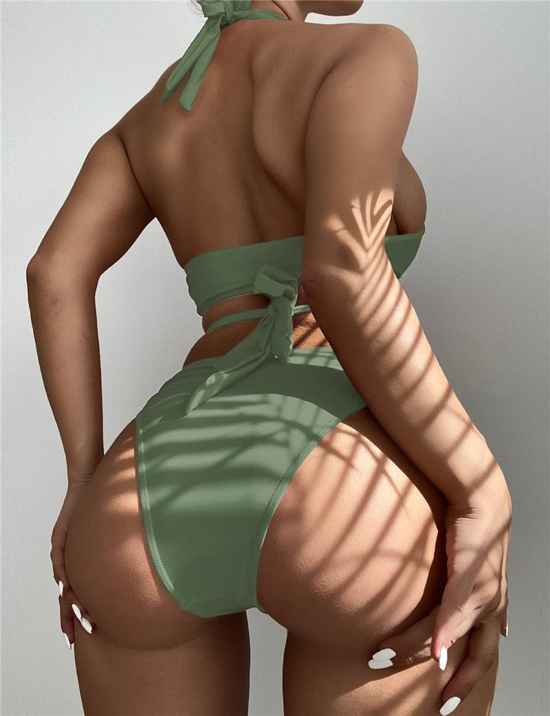 Ensemble de bikinis croisés creux, maillot de bain pour femme, nouveau maillot de bain deux pièces de couleur unie, haut de bikini à licou croisé avec découpes et bas taille haute, tenue de plage d'été, maillot de bain pour femme.