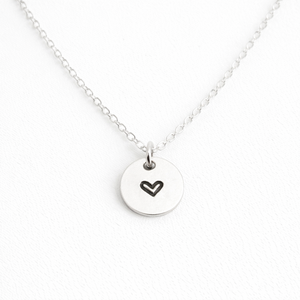 Collier Cœur estampillé main – Argent sterling, chaîne de 40 ou 45 cm