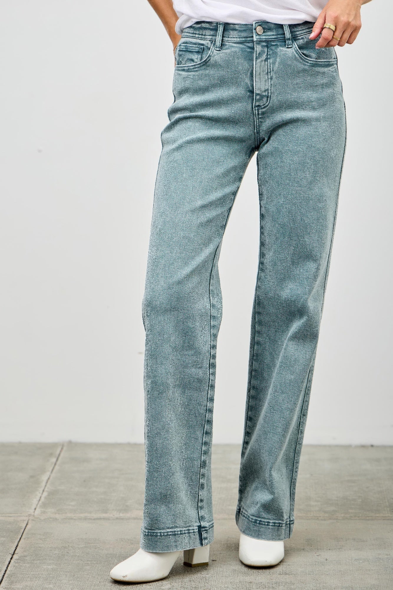 Taille haute coupe droite ample et étroite