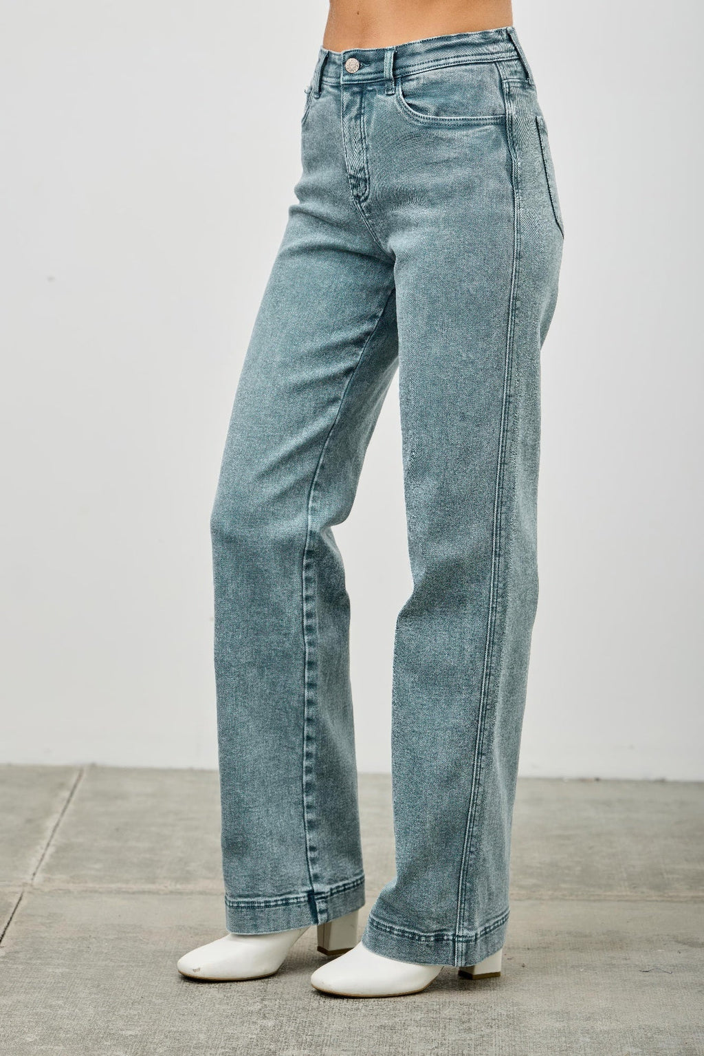 Taille haute coupe droite ample et étroite