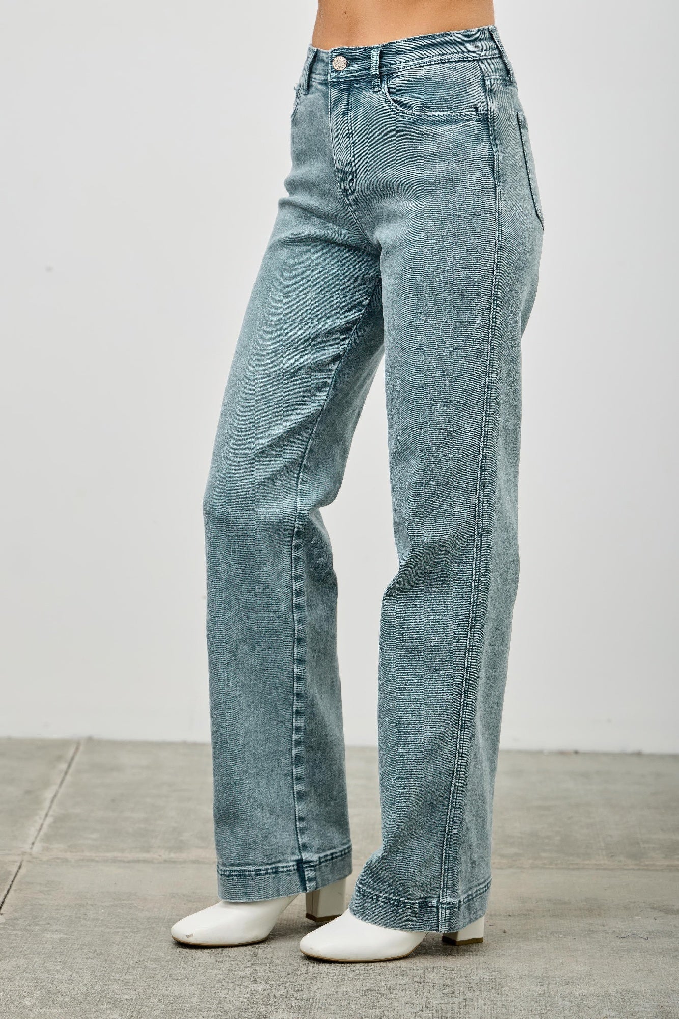 Taille haute coupe droite ample et étroite
