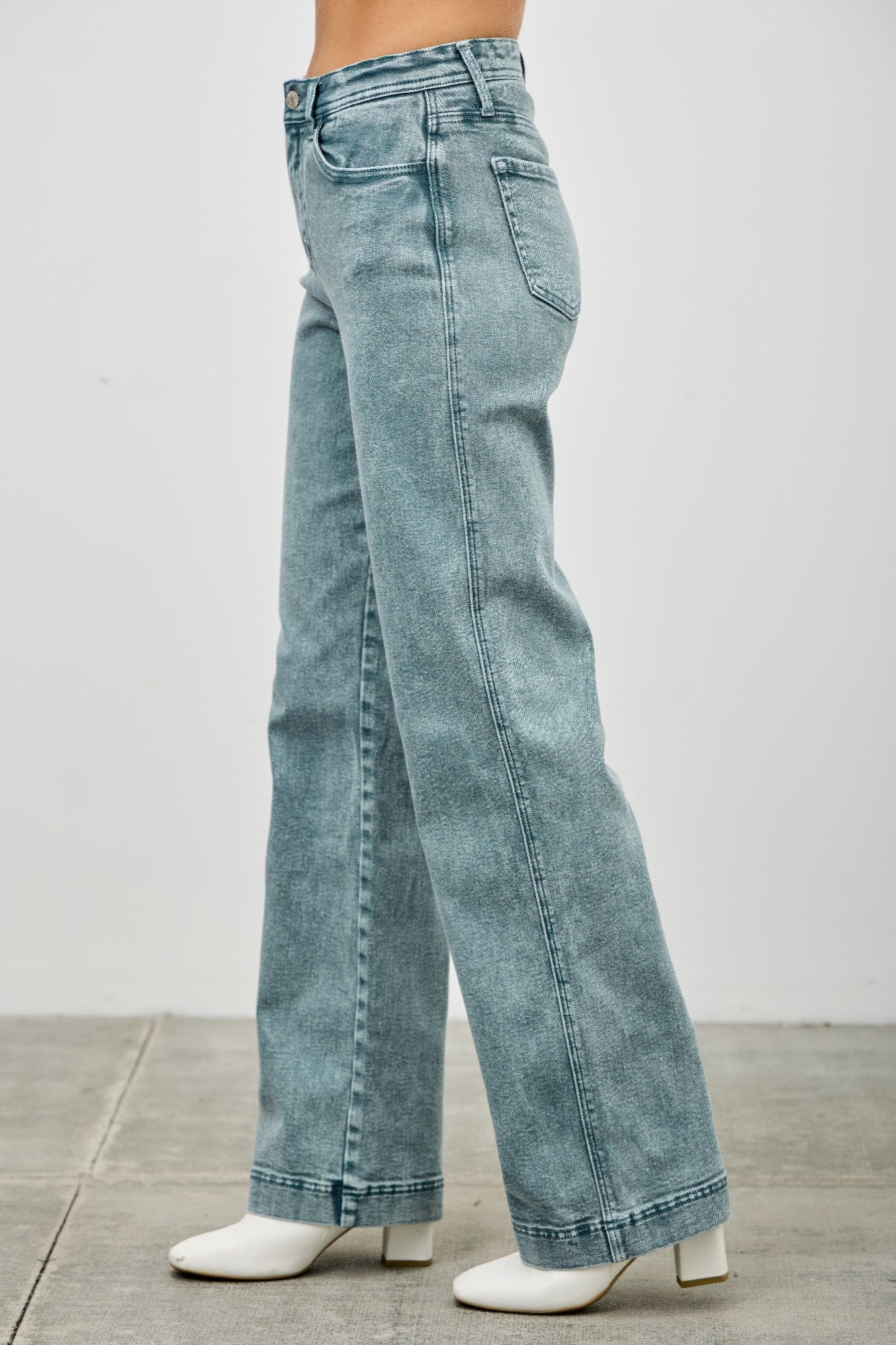 Taille haute coupe droite ample et étroite
