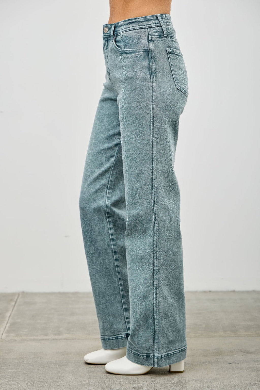 Taille haute coupe droite ample et étroite
