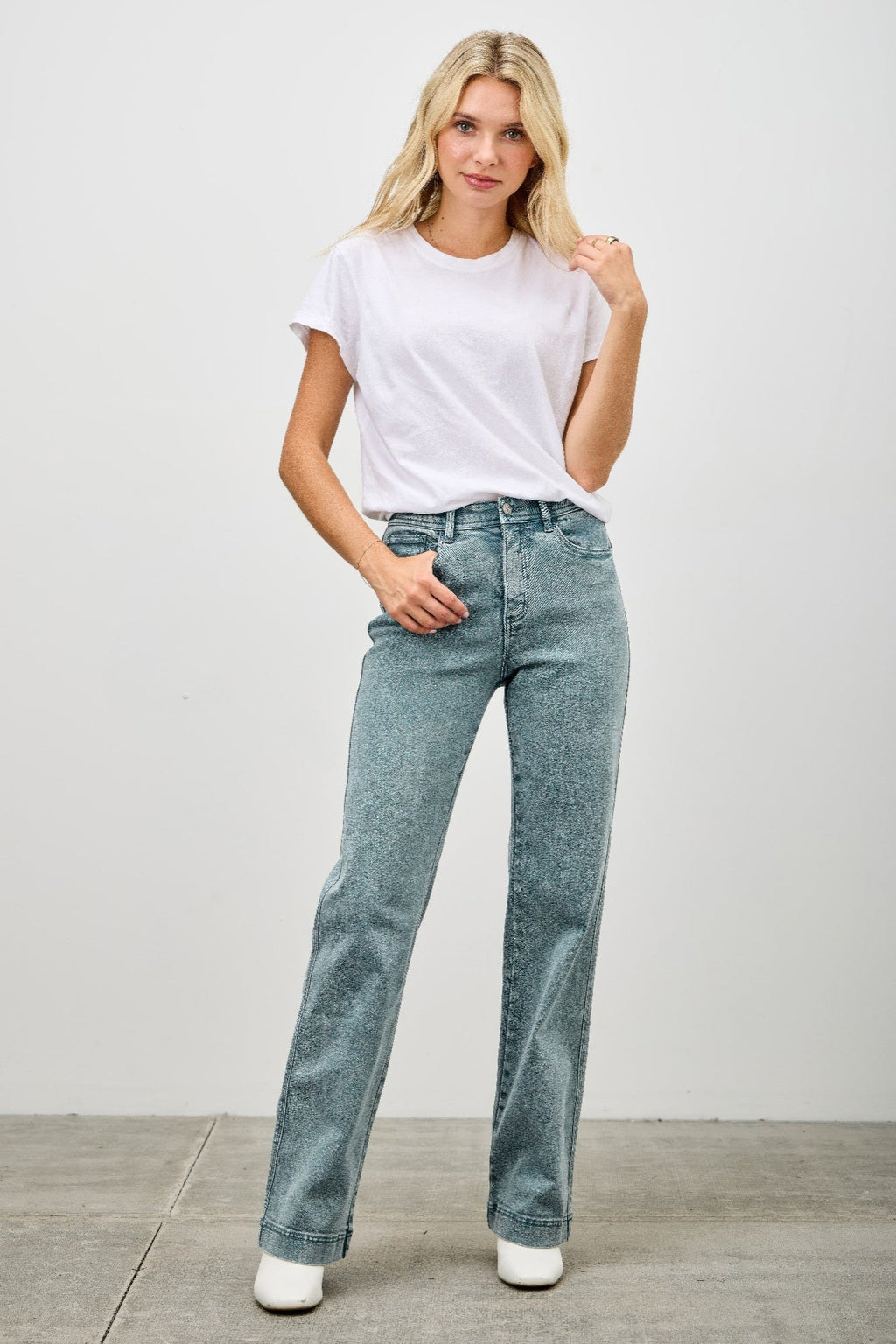 Taille haute coupe droite ample et étroite