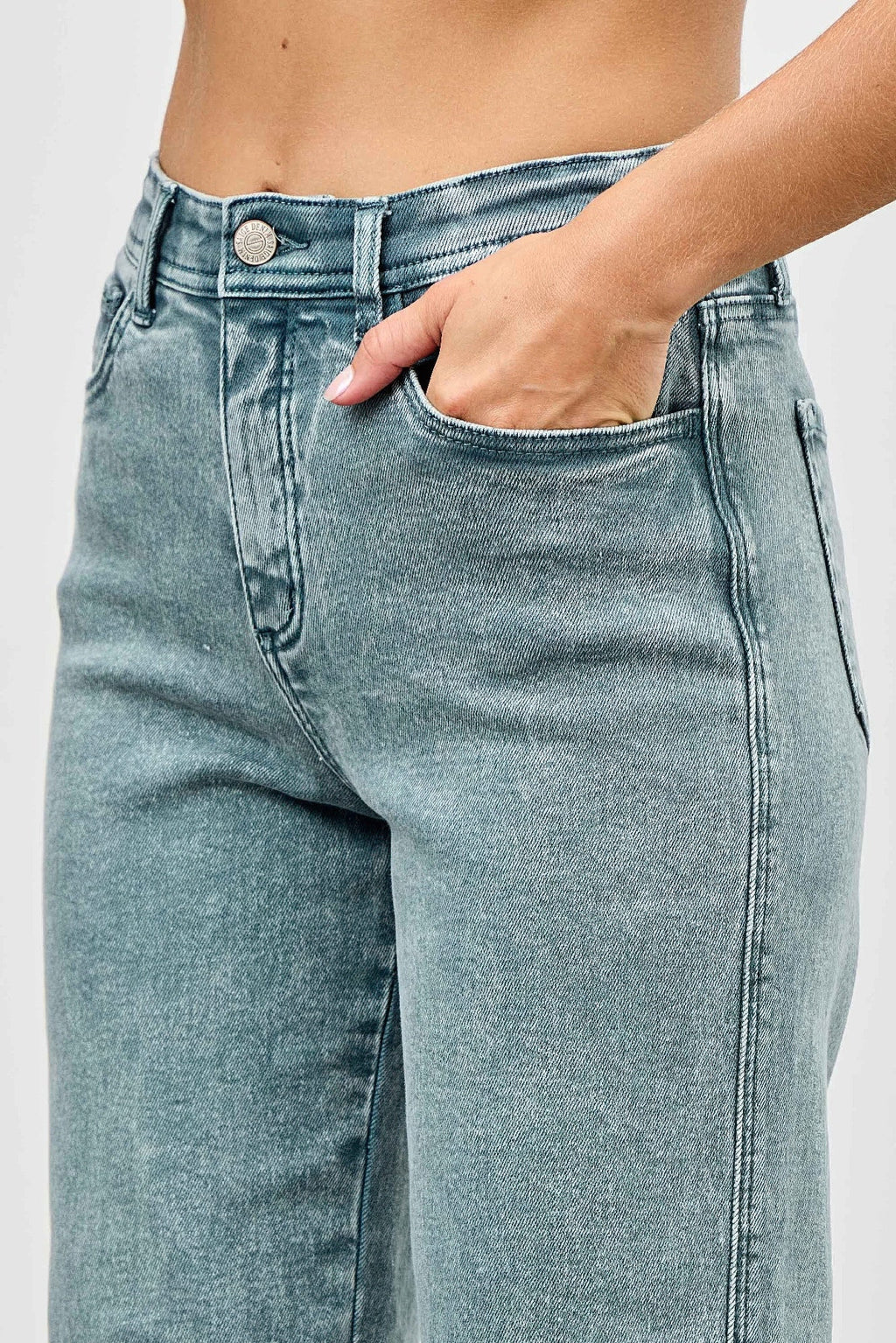 Taille haute coupe droite ample et étroite