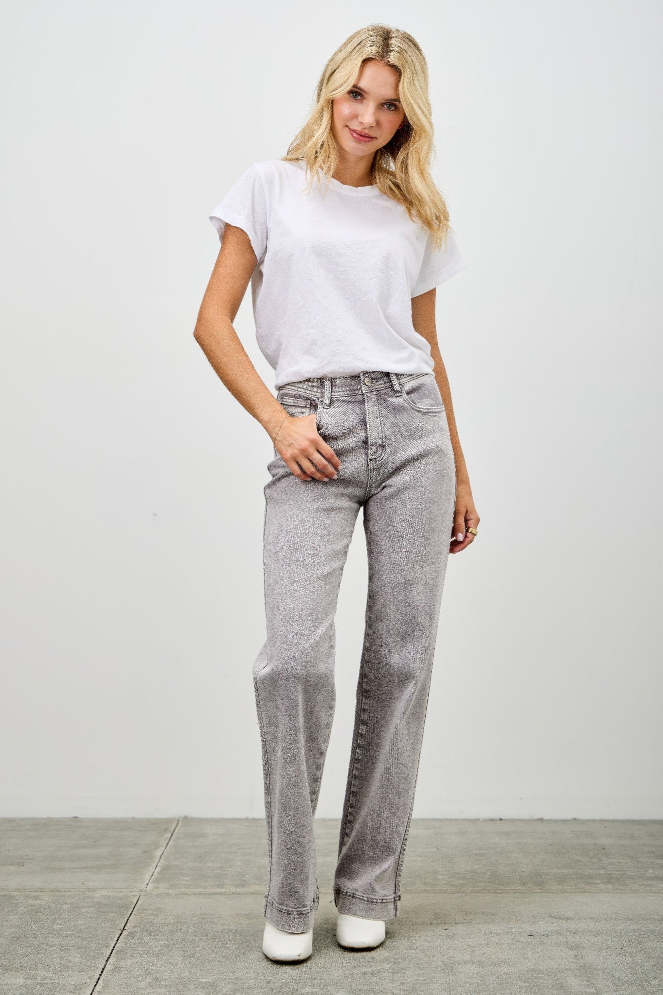 Taille haute coupe droite ample et étroite