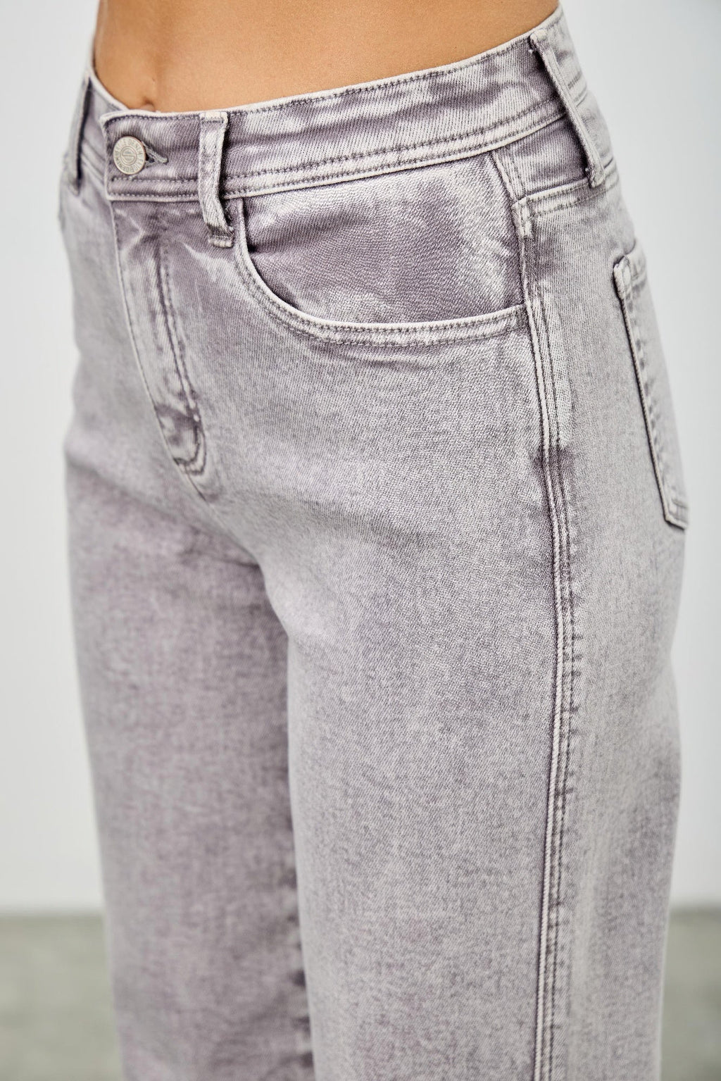 Taille haute coupe droite ample et étroite
